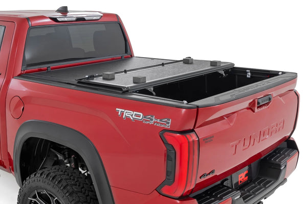 Hard Low Profile Bed Cover 5'7" Bed | Cargo Mgmt | Toyota Tundra (22-25)